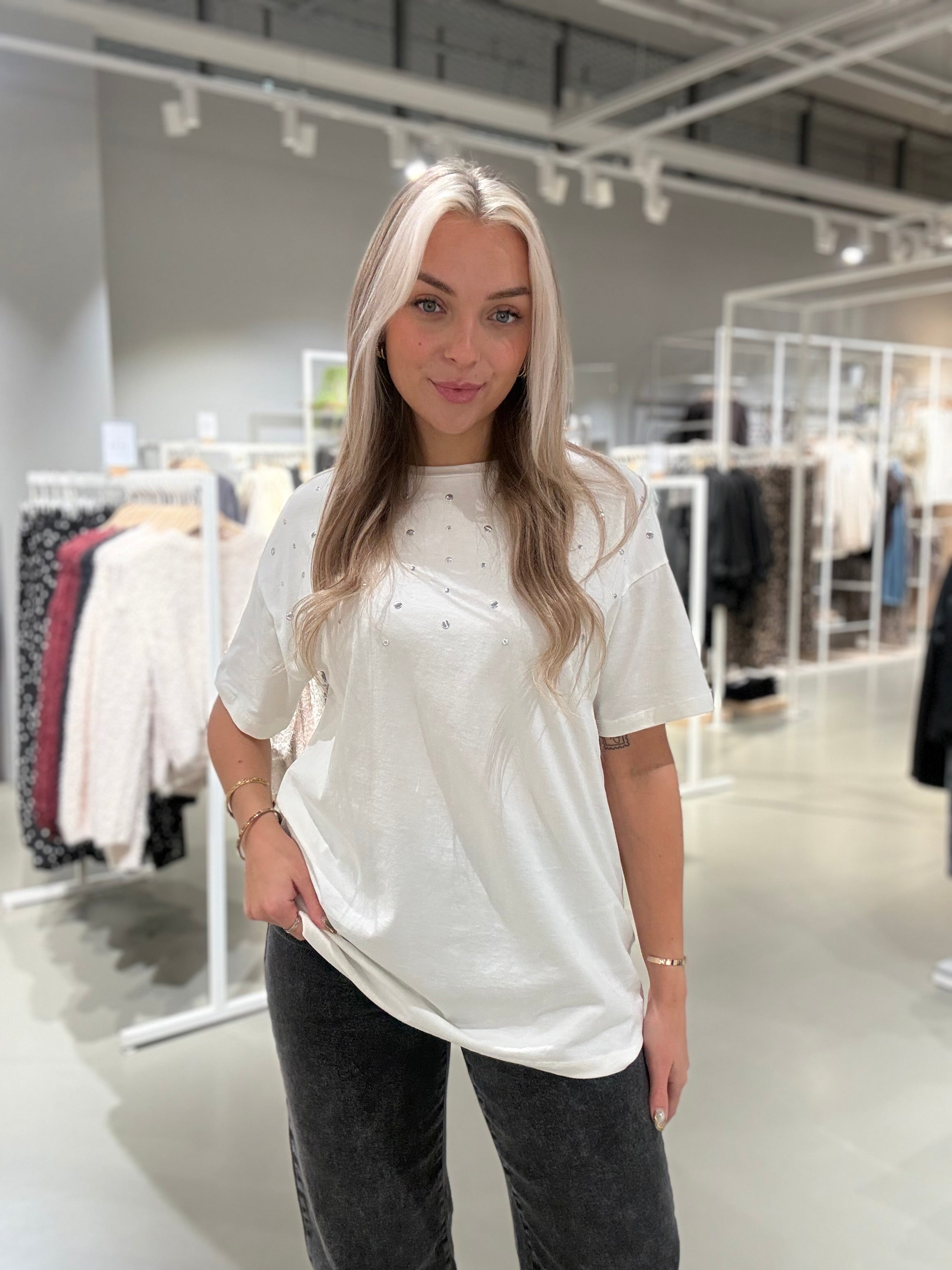 PCSKYLAR T-Shirt - Cloud Dancer